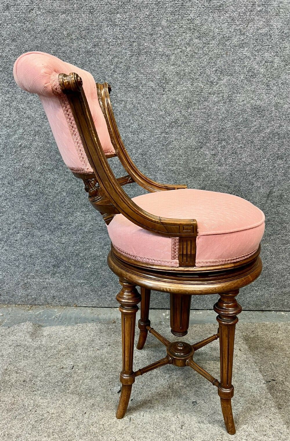 Late Victorian Walnut Revolving Music Chair / Stoo photo furniture