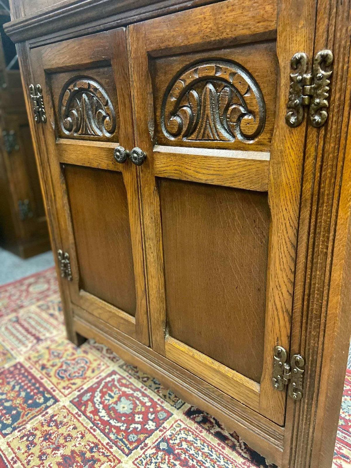 Old Charm Wood Brothers / Oak Corner Cabinet / Light Oak Traditional Colour / Free Delivery / Made In England Dated 1970s photo 290.0