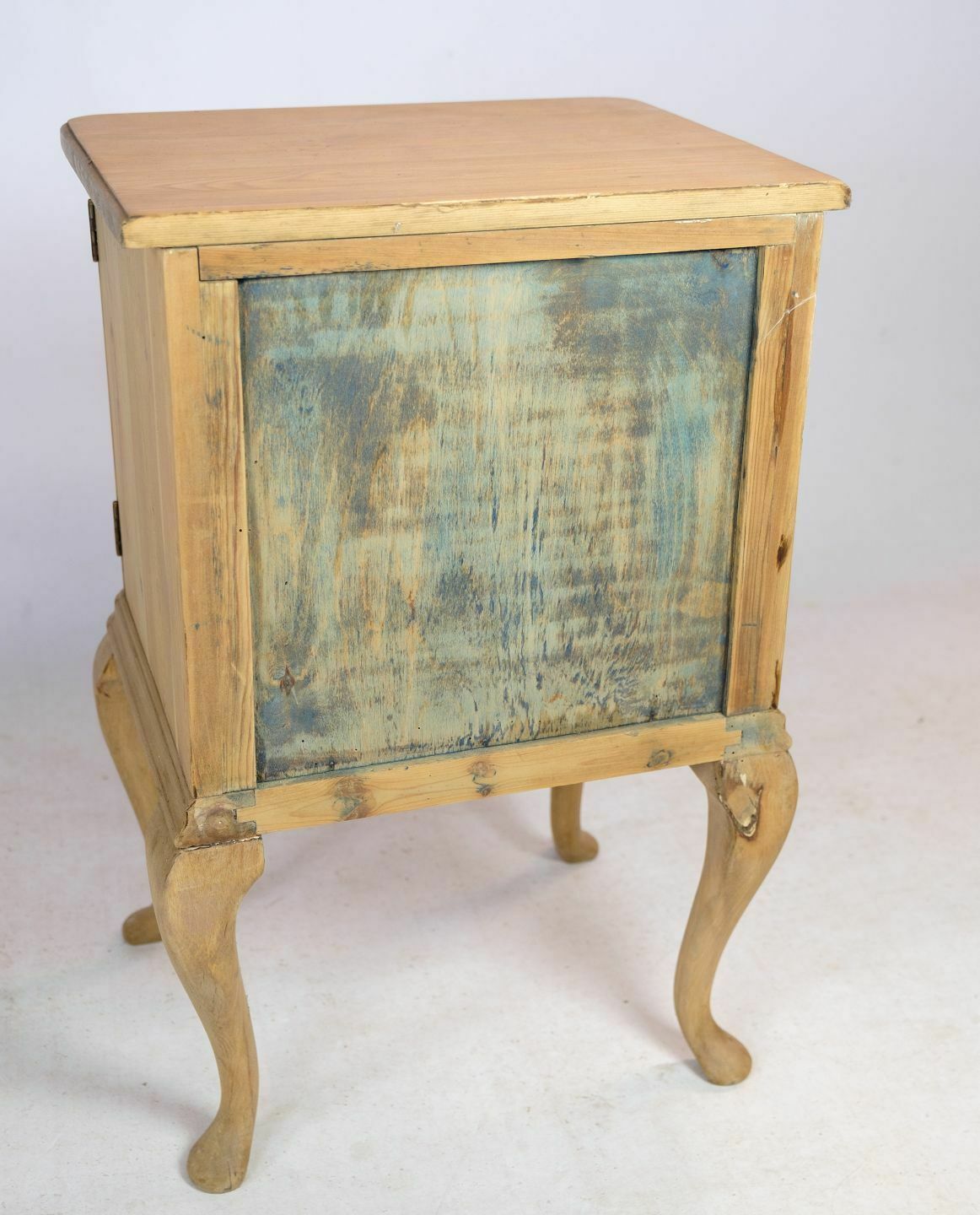 photo furniture Nightstand In Pine From 1920s