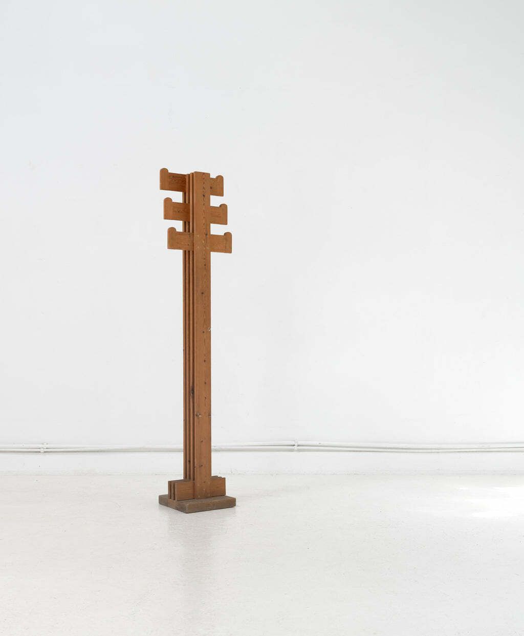 Pine Coat Rack Attr. Mario Ceroli, Italy, C.1970