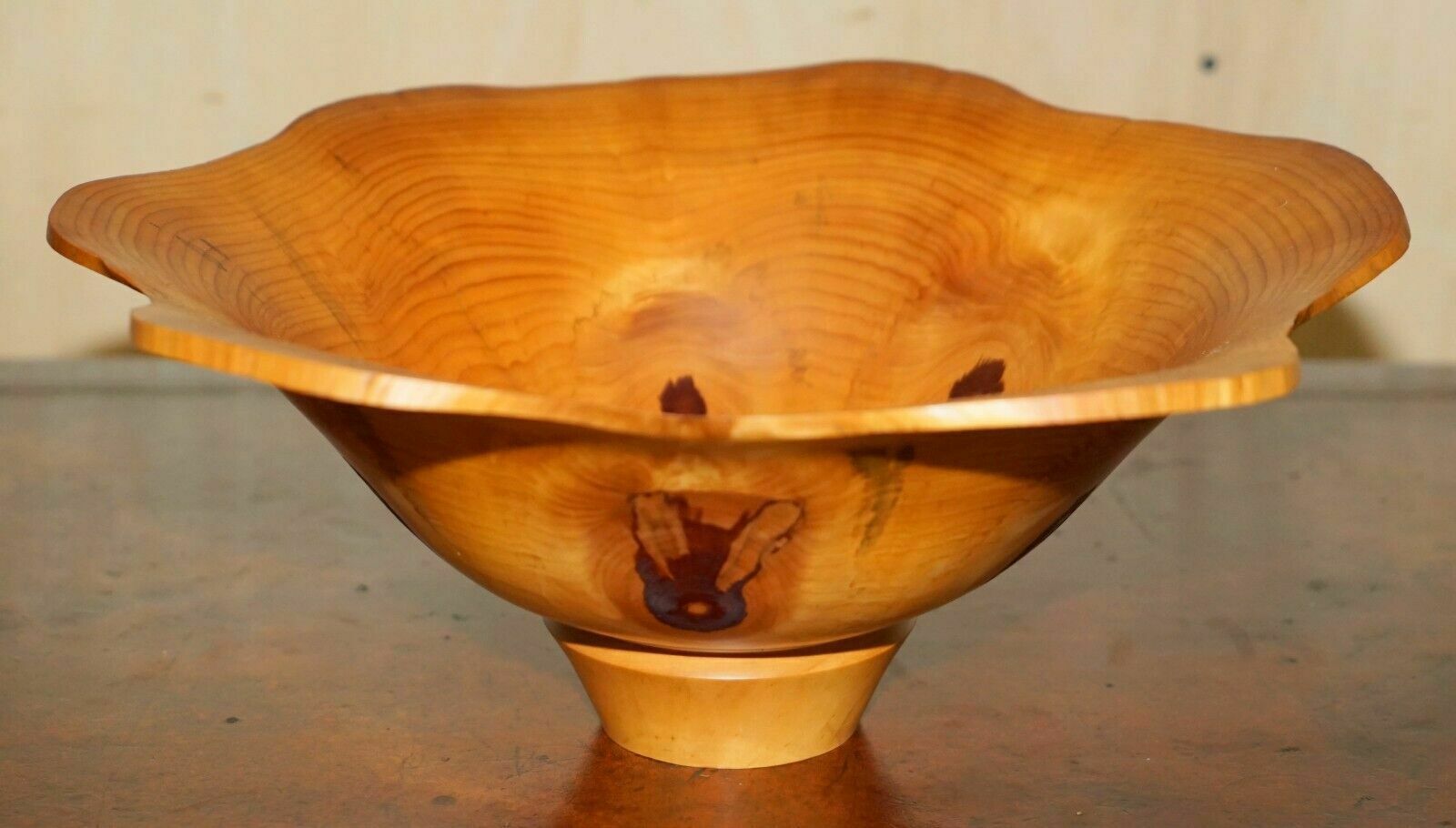 Super Rare Large Monkey Puzzle Wood Fruit Bowl By Gregory Jervis Moreton photo for sale