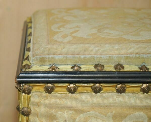 Antique French Circa 1880 Original Embroidered Upholstery Floral Linen Trunk photo 1750.0