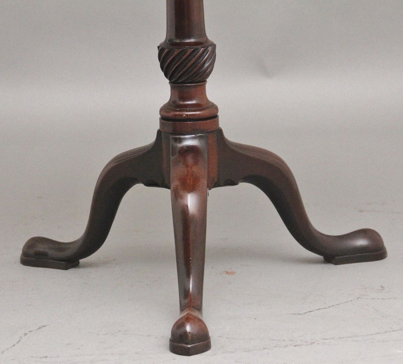 18th Century Mahogany Tripod Table photo vintage