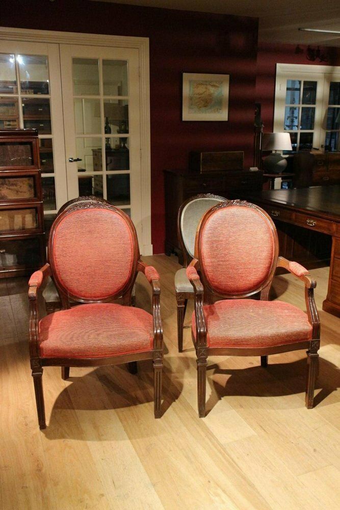 photo furniture Antique Dining Room Chairs In Mahogany, Set Of 4