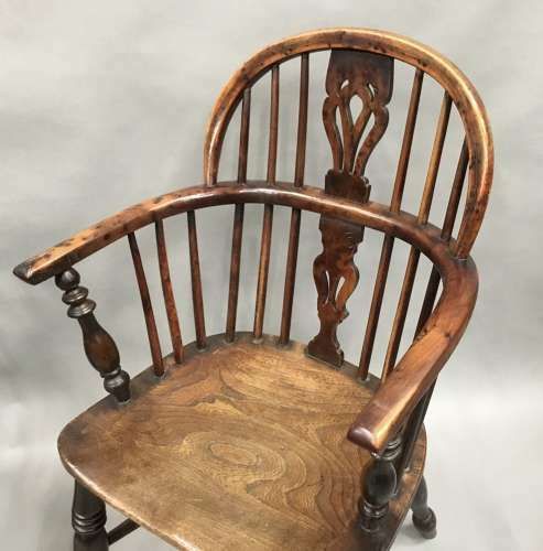 Furniture Good C19th Pair Of Burr Yew And Elm Windsor Armchairs photo