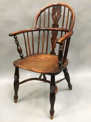 photo vinterior Good C19th Pair Of Burr Yew And Elm Windsor Armchairs