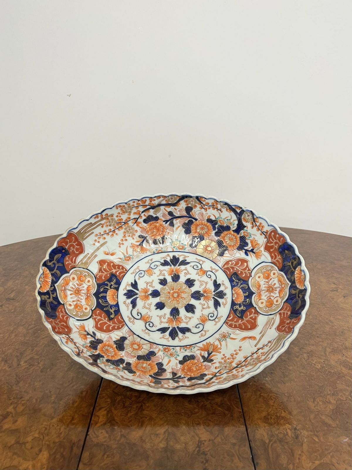 photo furniture Outstanding Quality Pair Of Antique Japanese Imari Large Scalloped Edge Bowls