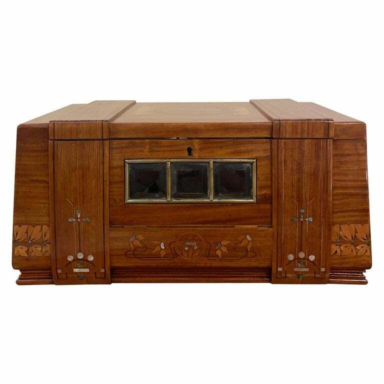 Large Italian "Liberty" Wooden Chest In Wood & Mother Of Pearl