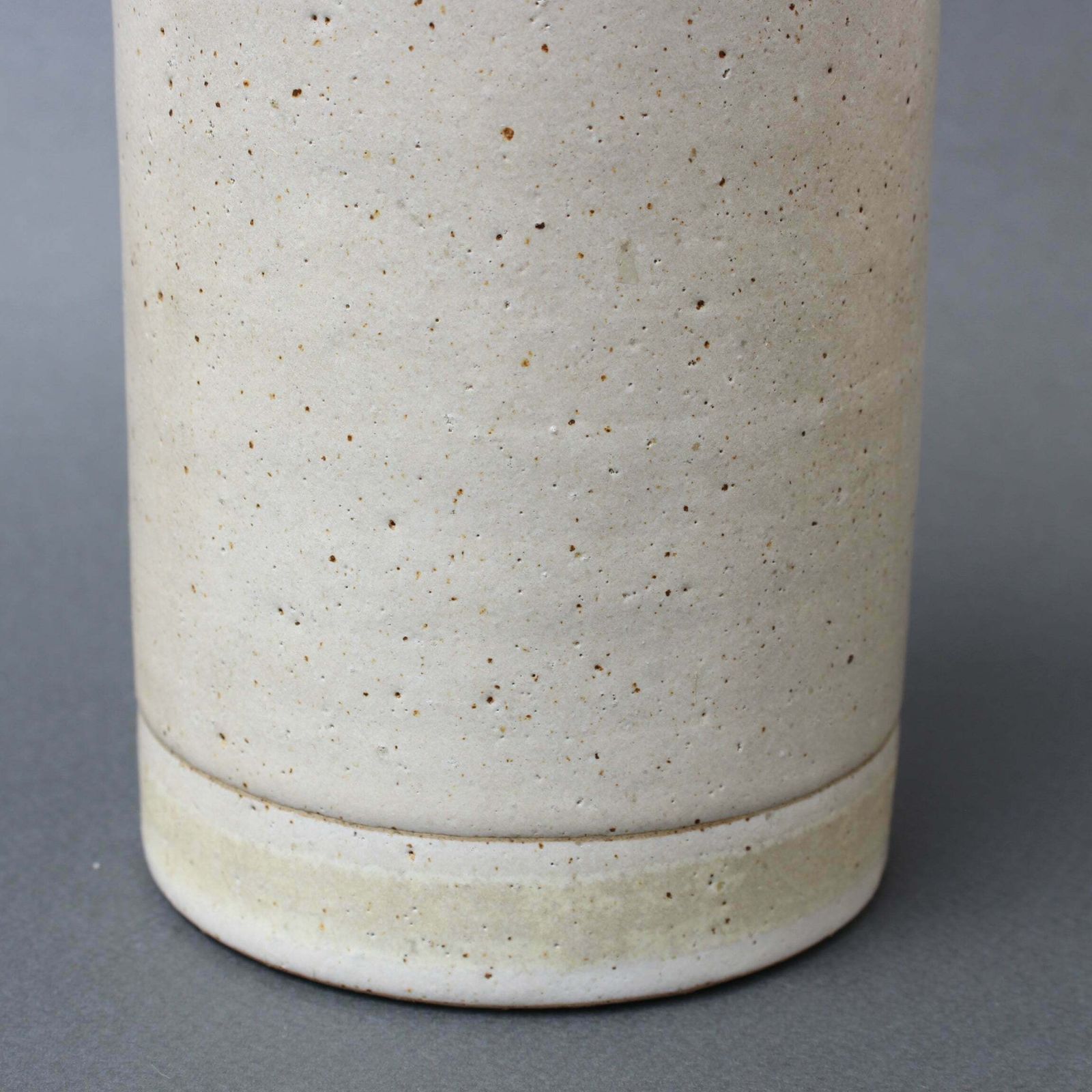 photo vintage Italian Mid Century Decorative Ceramic Jug By Bruno Gambone (Circa 1970s)