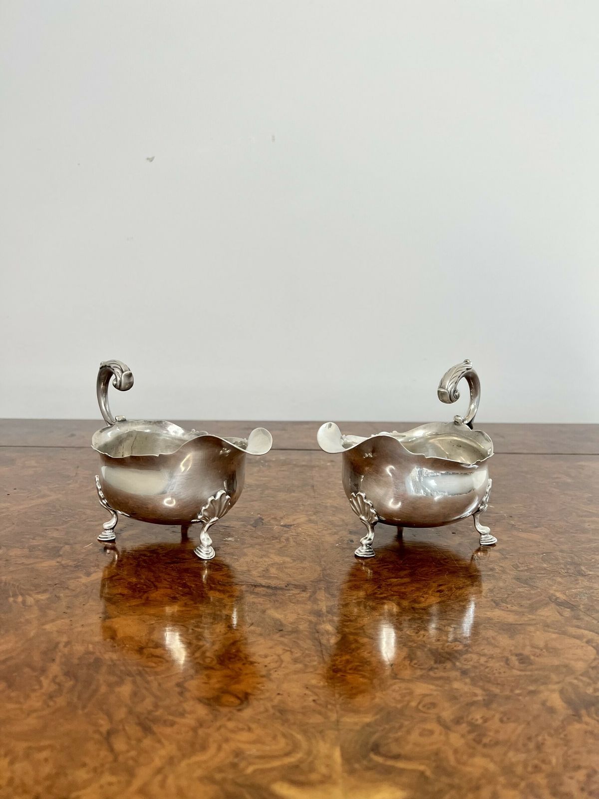 Outstanding Quality Pair Of Antique George III Silver Sauce Boats photo vinterior