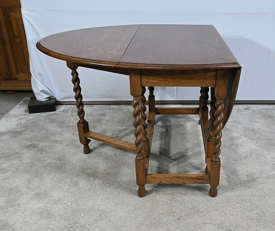 Gatelag Table In Solid Oak, England – 1920 photo for sale