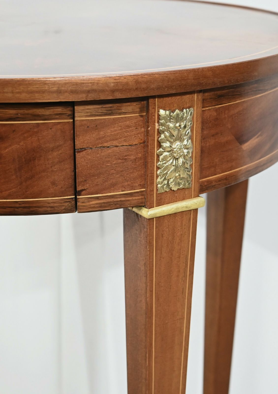 Pedestal Table In Light Mahogany Louis XVI / Directoire – 19th Century photo vintage