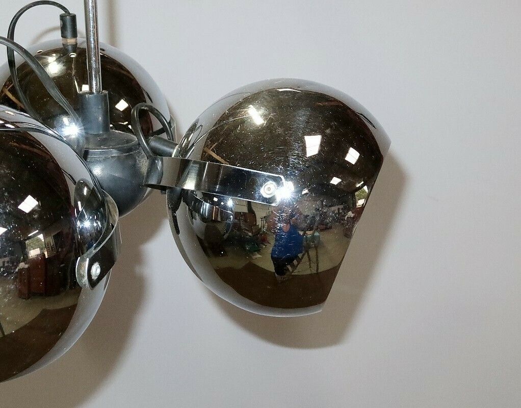 photo vinterior Eyeball Pendant In Chromed Metal – 1960s
