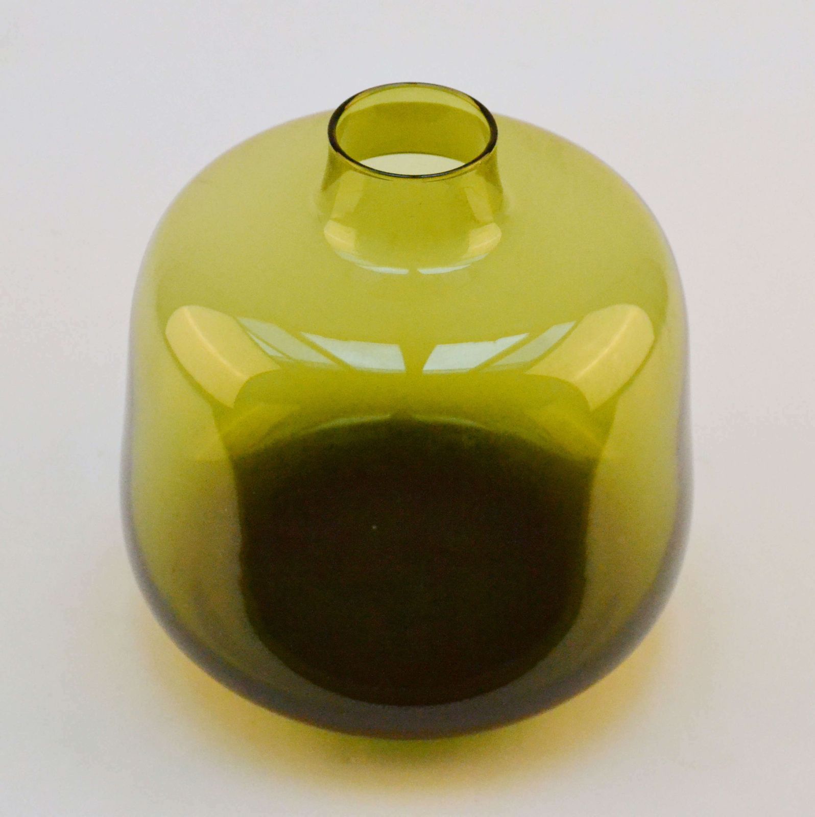 Purple And Olive Green Hand Blown Vases By Leerdam 1960's photo buy