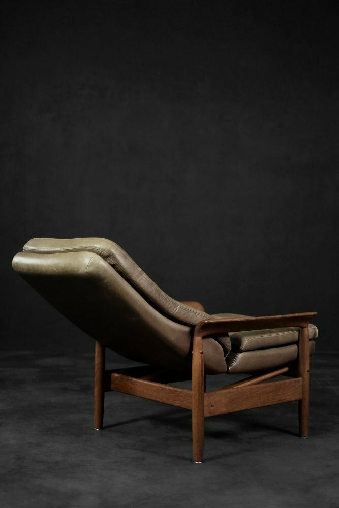 photo vinterior Mid Century Danish Modern Teak Wood & Brown Leather High Armchair With Reclining Backrest, 1960s