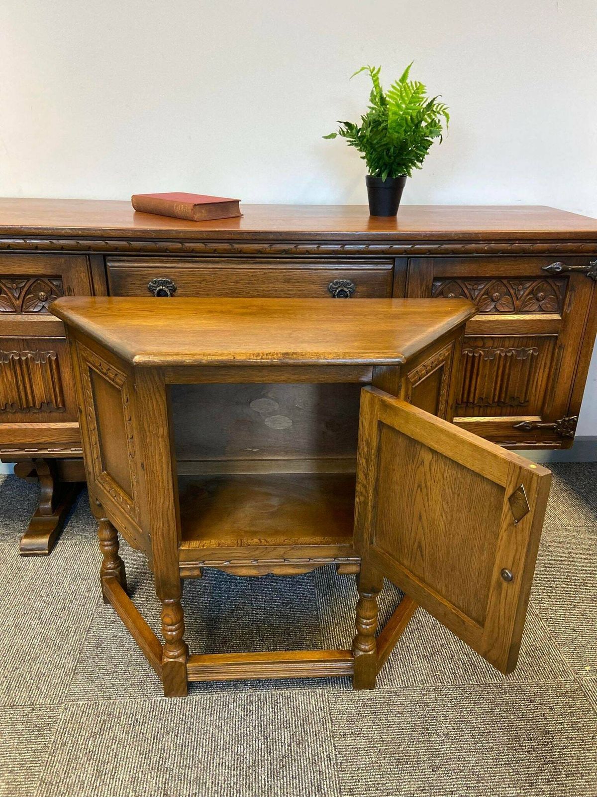Vintage Old Charm Wood Brothers / Light Oak / Side Cabinet / Carved Oak / C1960s photo 290.0