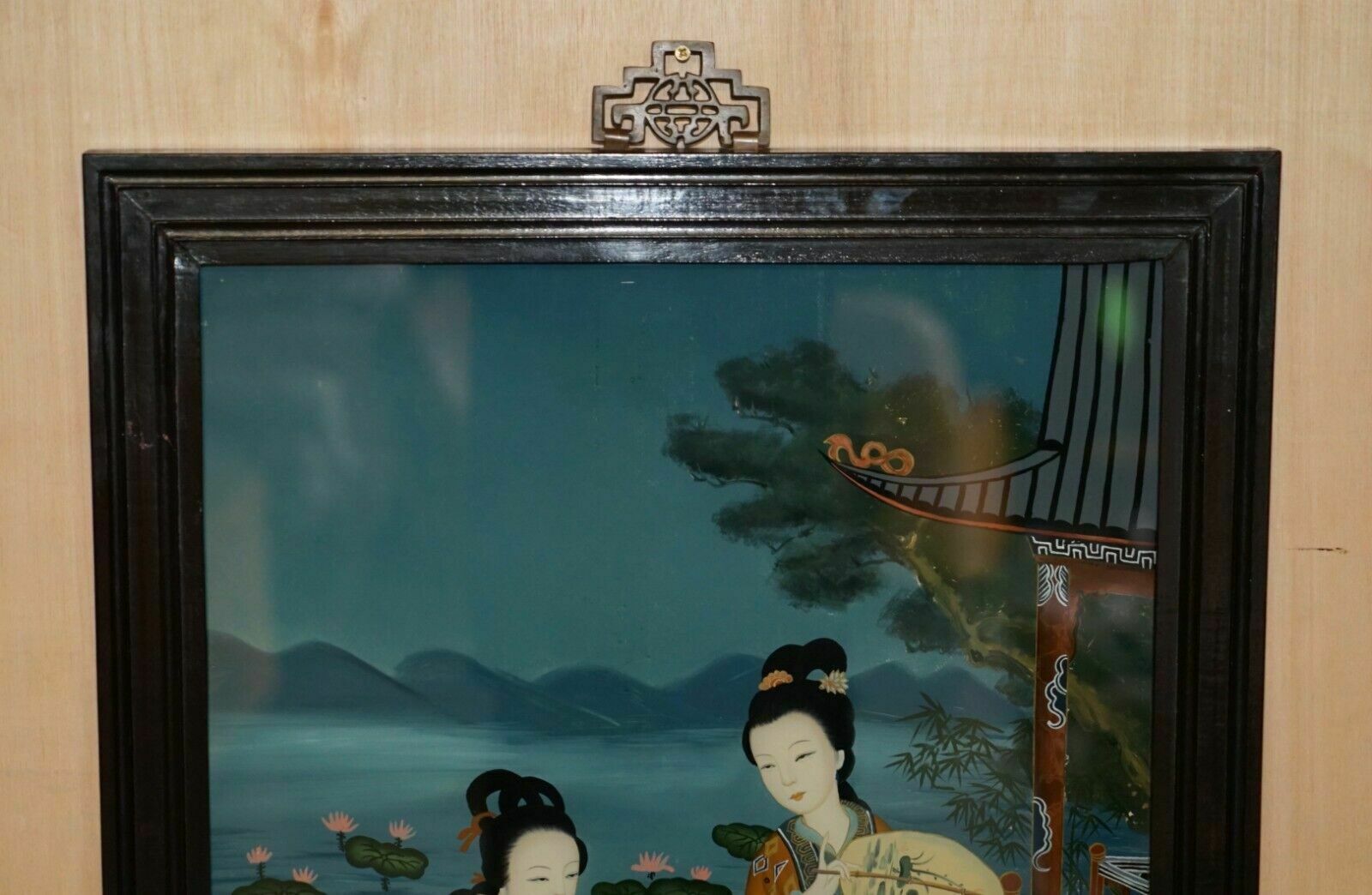 photo vinterior Sublime Pair Of Antique Chinese Ancestral Portrait Hand Painted Glass Paintings