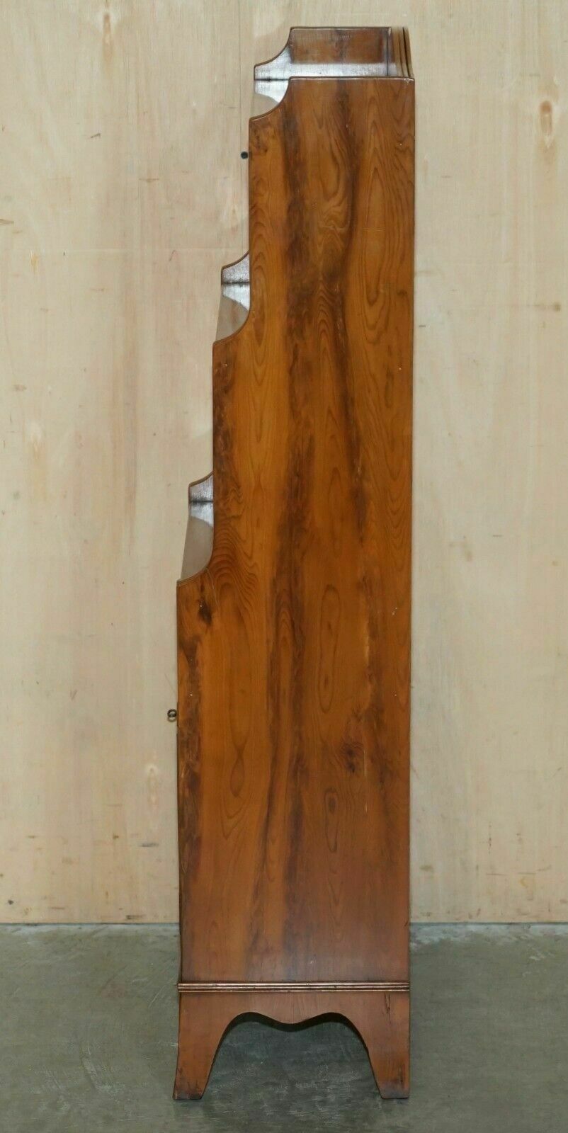 photo vintage Pair Of Vintage English Flamed Mahogany Waterfall Bookcases With Cupboard Bases
