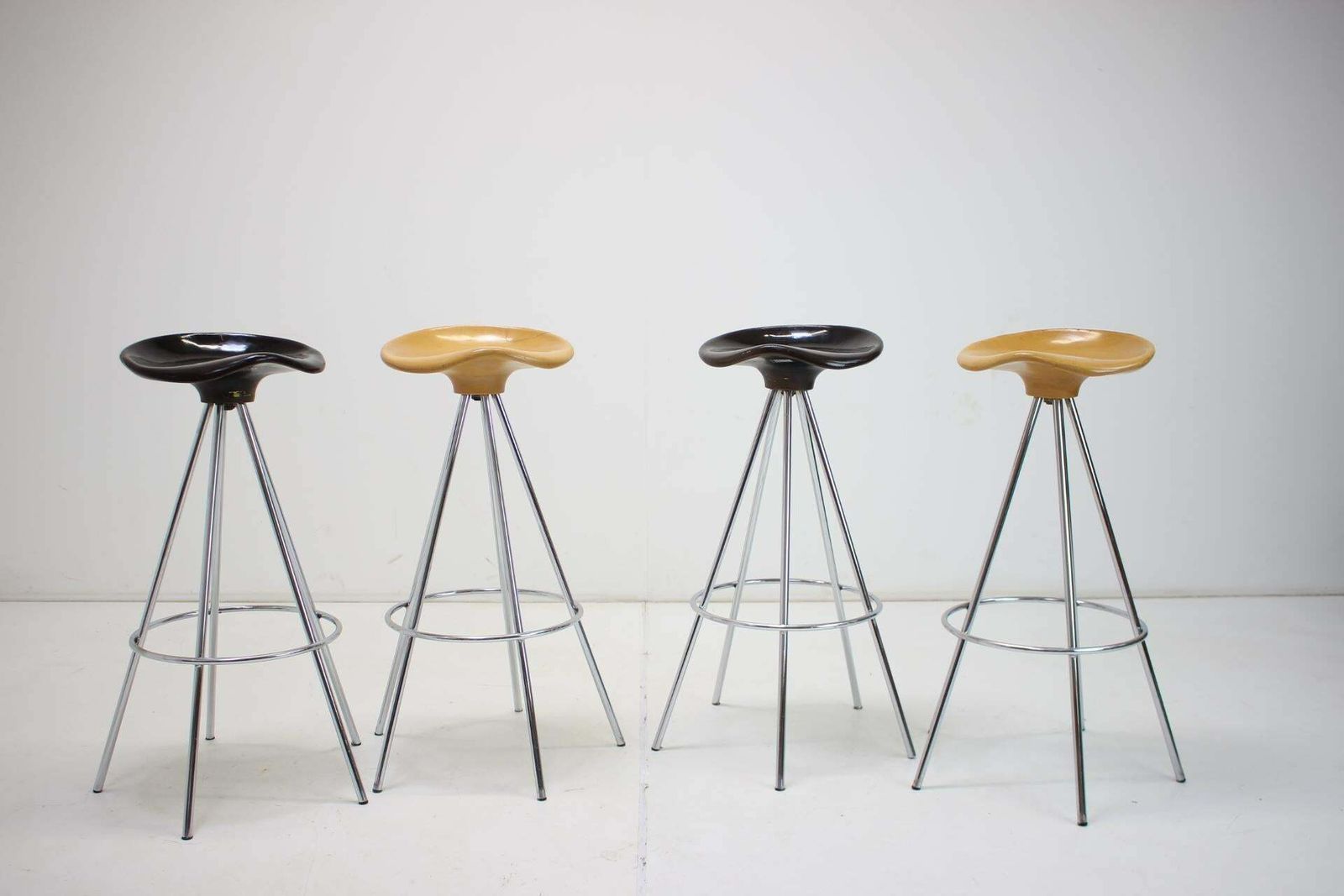 Set Of Four Beech Jamaica Bar Stools By Pepe Cortés, 1990s photo furniture