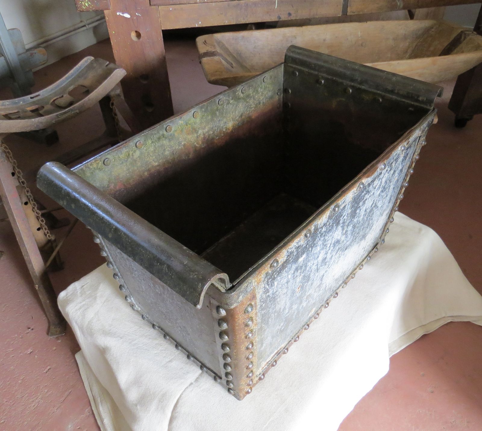 1050.0 Galvanised Riveted Quencher / Trough 19th Century. photo