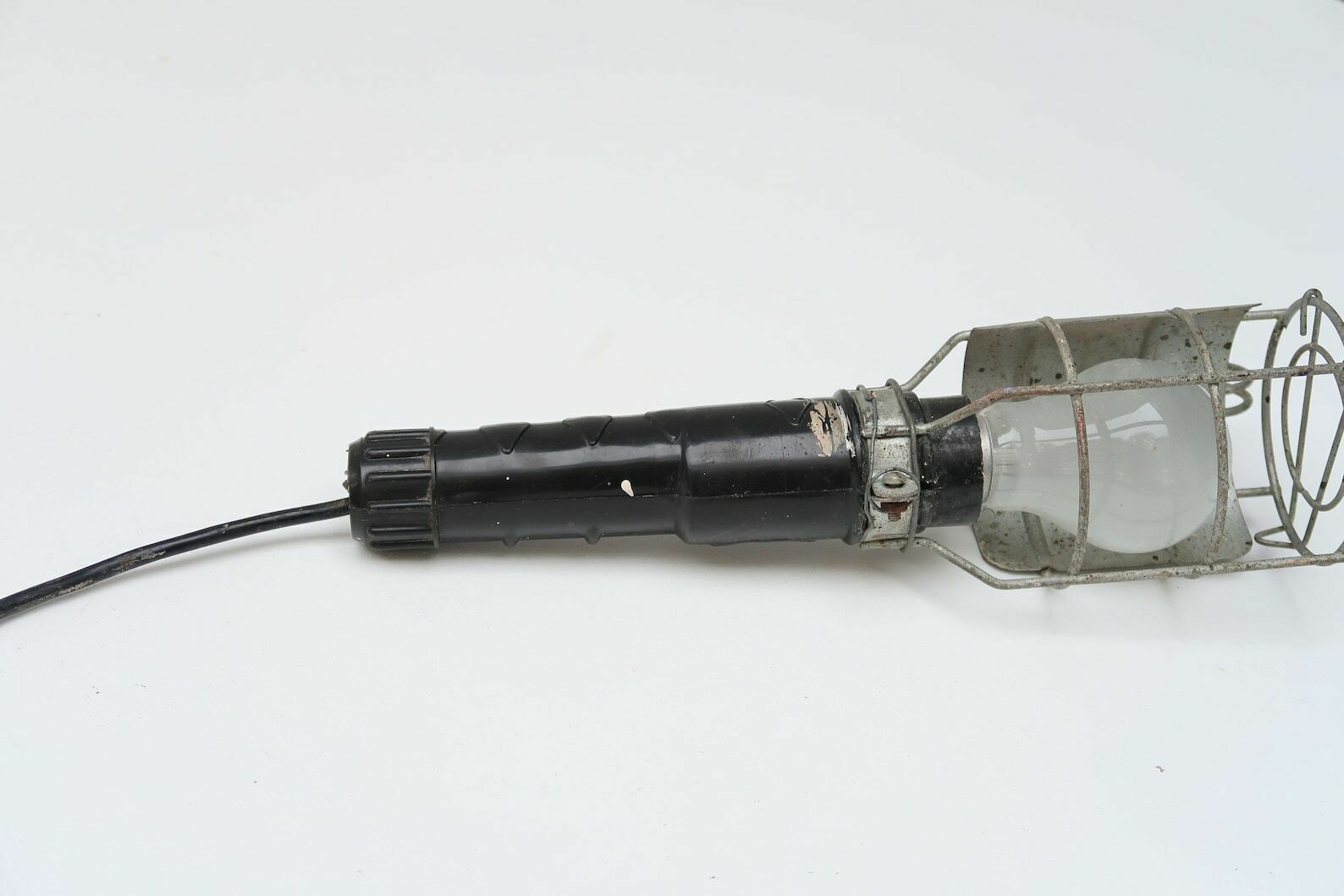 Lampe cage française, suspension industrielle, années 1950 / Luminaires, Shabby Chic, Garage photo vinterior