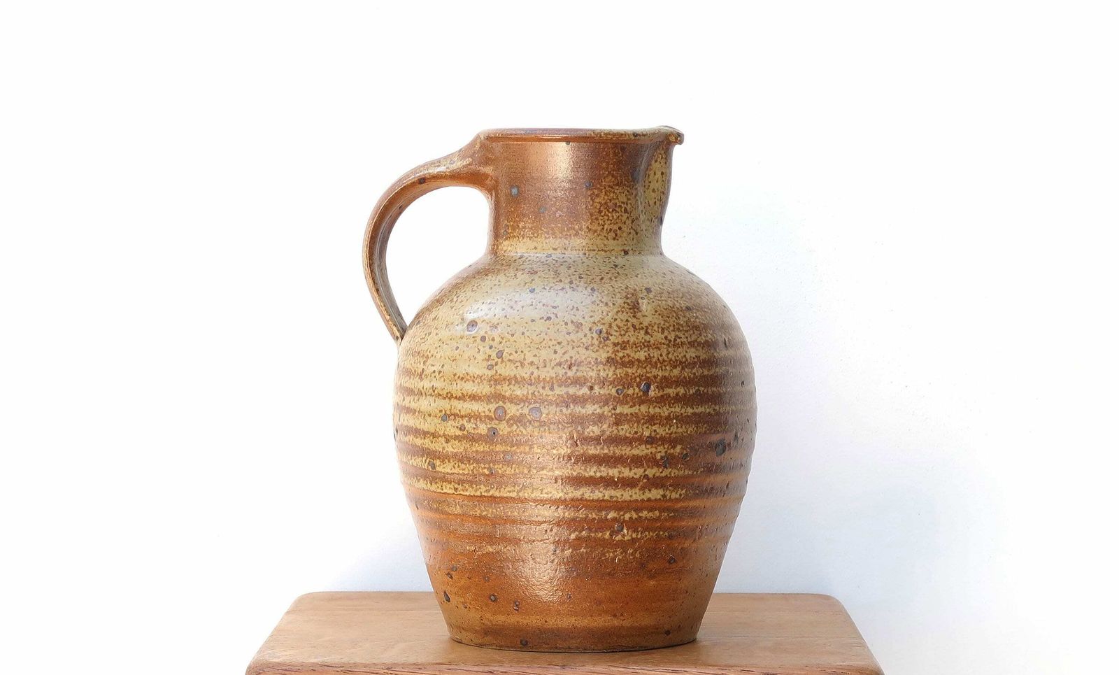 Pichet en céramique français par Charles Gaudry, années 1960 / grès brun, Boho Chic, Country, Farmhouse, Rustic Cottage, France photo furniture