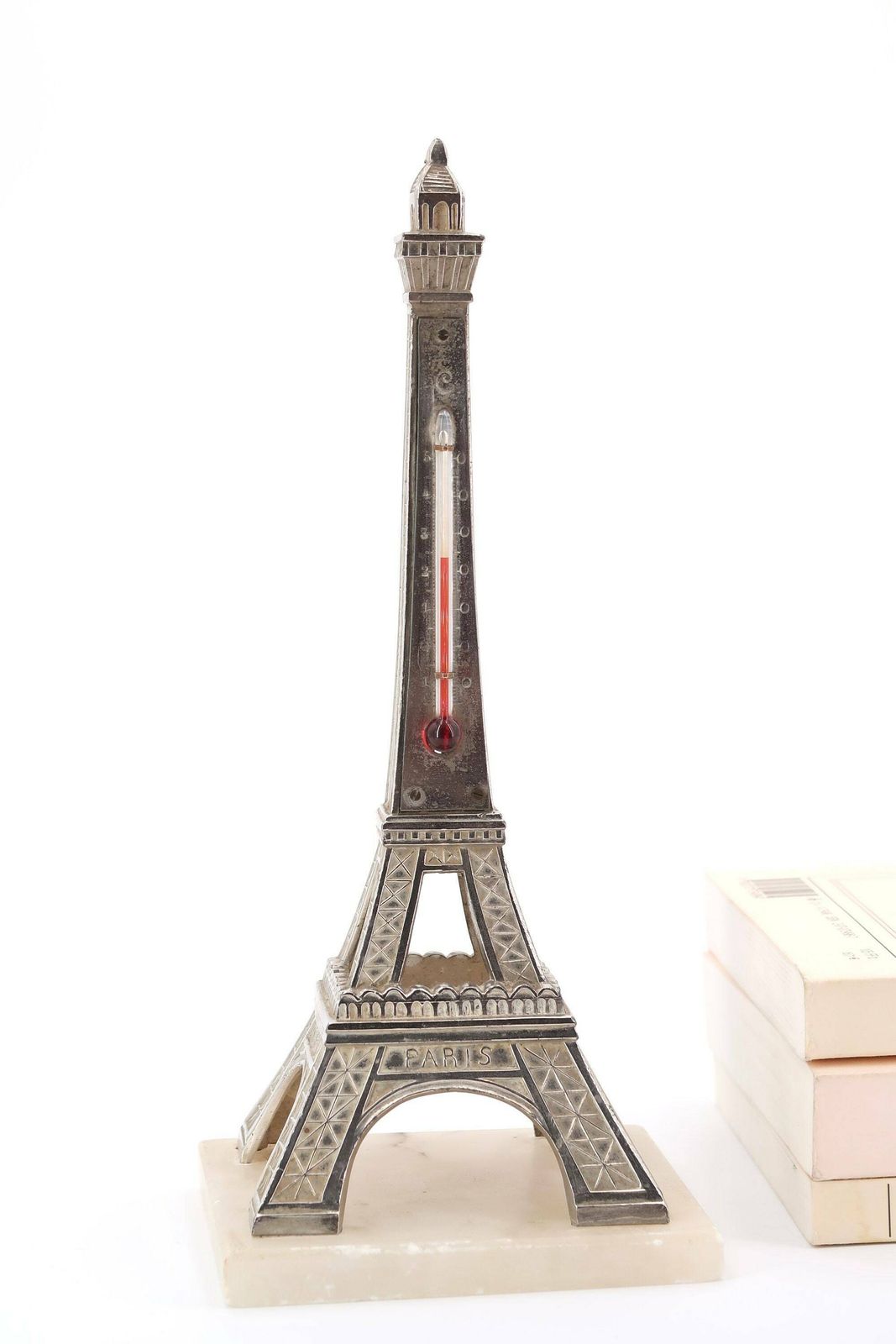 Franse Metalen Eiffeltoren Met Thermometer, Ca. Jaren 1950 / Vintage, Parijs, Architectuur, Frankrijk photo for sale