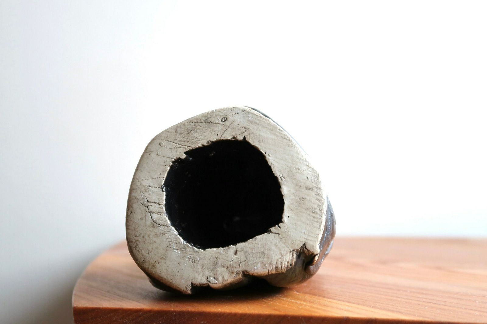 Minimalistische Zwarte Keramische Sculptuur "Cliff", Jaren 1970 / Kiezelsteen, Abstract, Kunst, Presse Papier photo 192.0