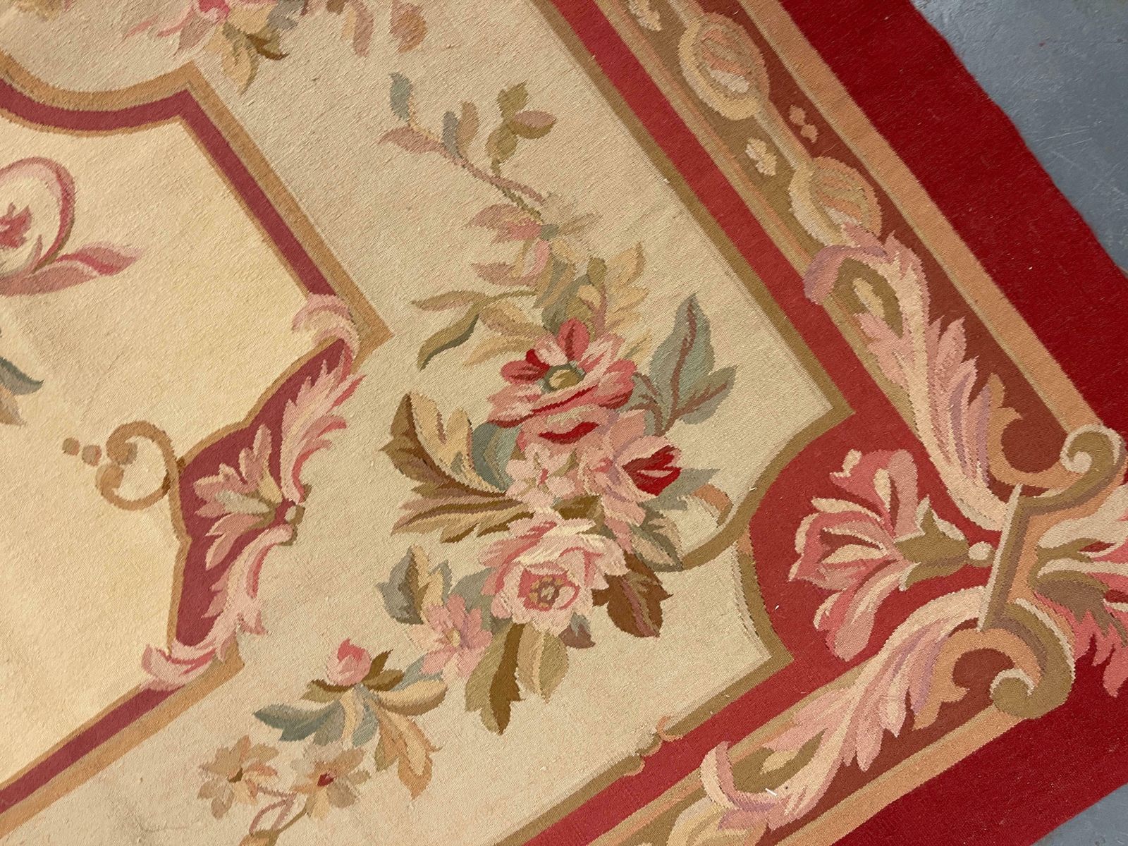 Red Traditional Aubusson Rug Handwoven Carpet Floral Wool Livingroom Rug photo furniture