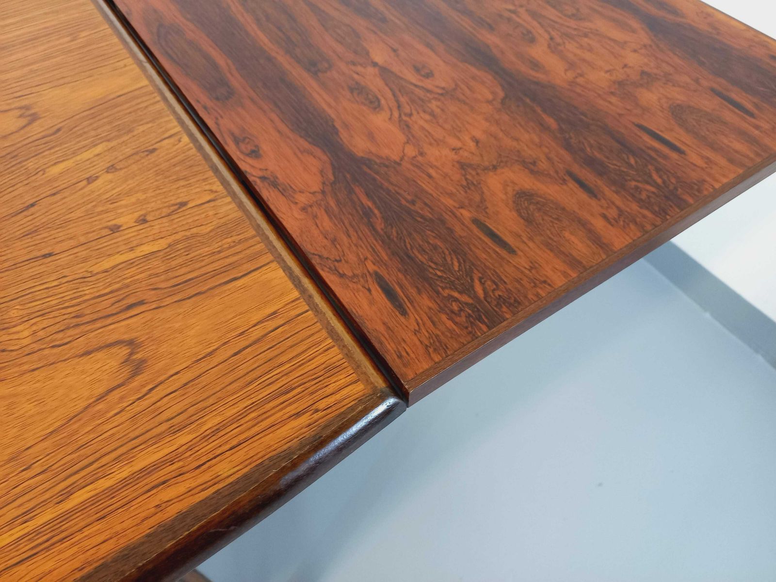 2596.0 Table rectangulaire scandinave en palissandre photo
