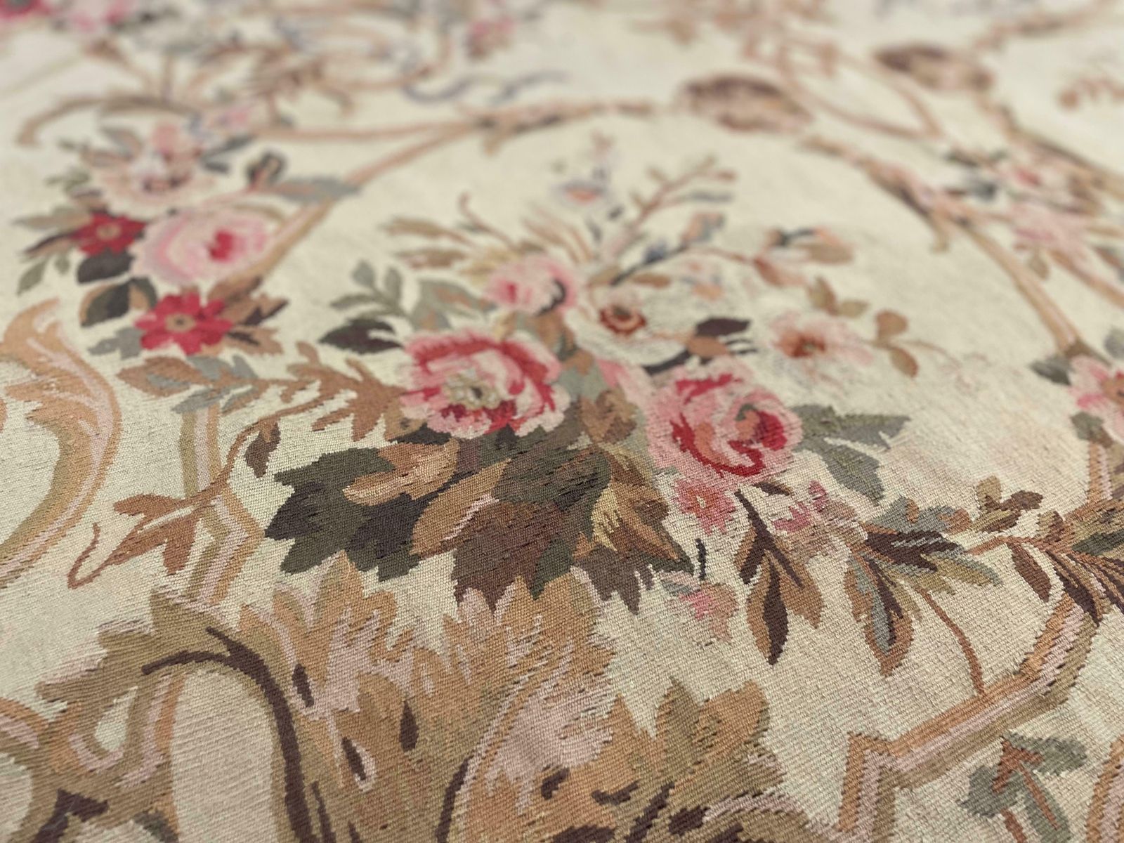 Traditional Aubusson Rug Cream Handwoven Carpet Wool Needlepoint Livingroom Rug photo for sale