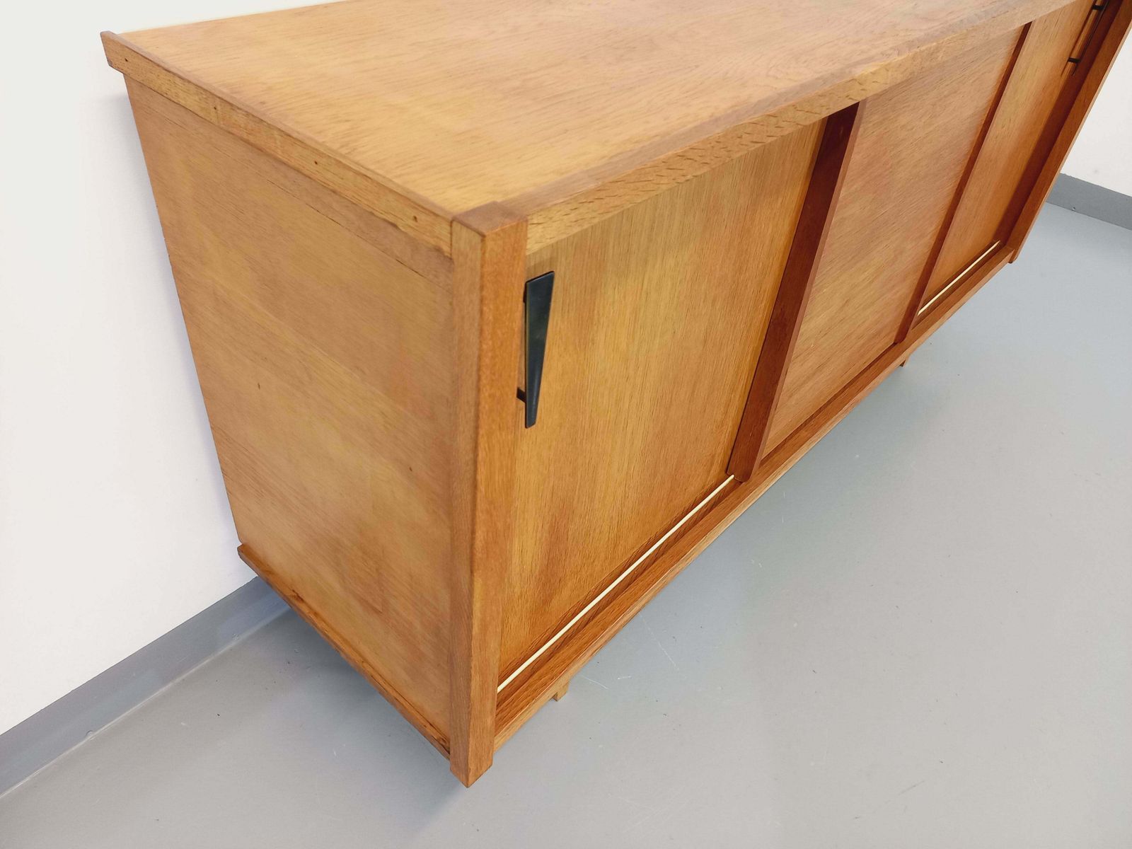 Eiken dressoir, jaren 1960, modernistisch photo buy