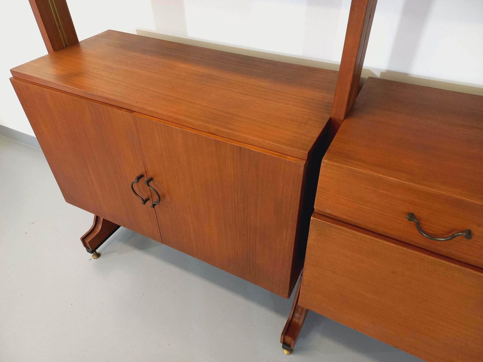 photo for sale Bibliothèque scandinave en teck, années 1960