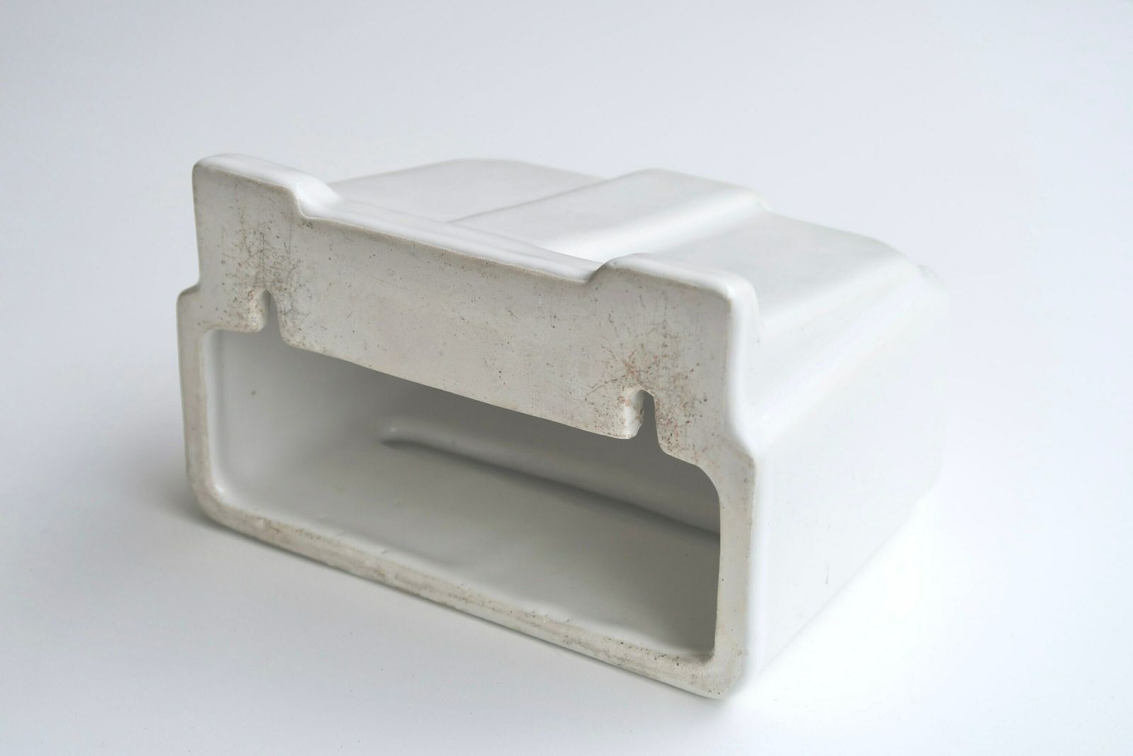 Distributeur de papier toilette Art déco en porcelaine blanche, France, années 1930 / Salle de bain photo for sale