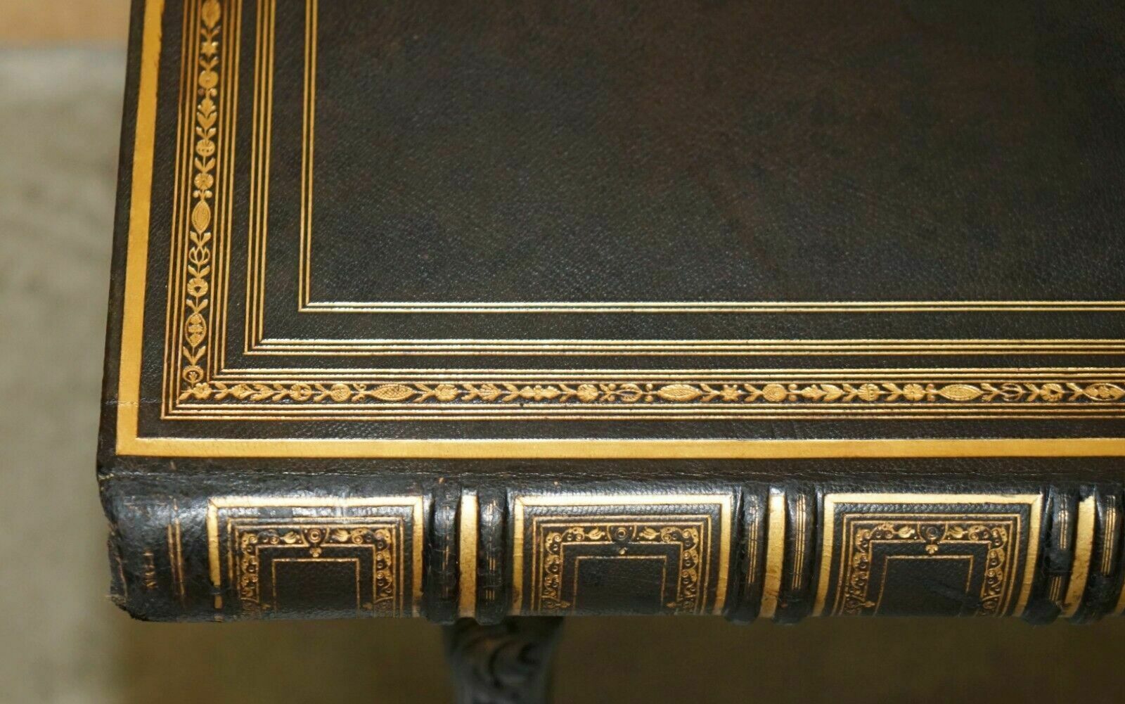 photo vintage Pair Of Faux Book Topped Side End Lamp Wine Tables On Elegant Cabriole Legs