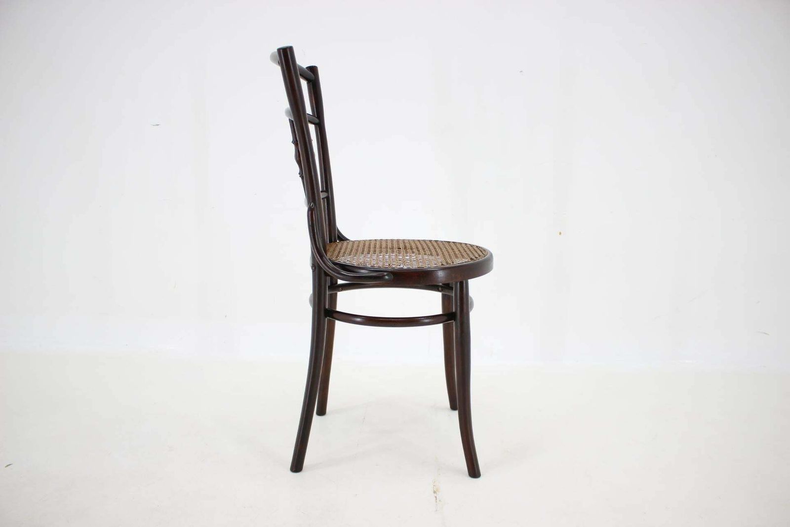 1930s Bentwood Beech Chair With Pedig Seat, Austria photo vinterior