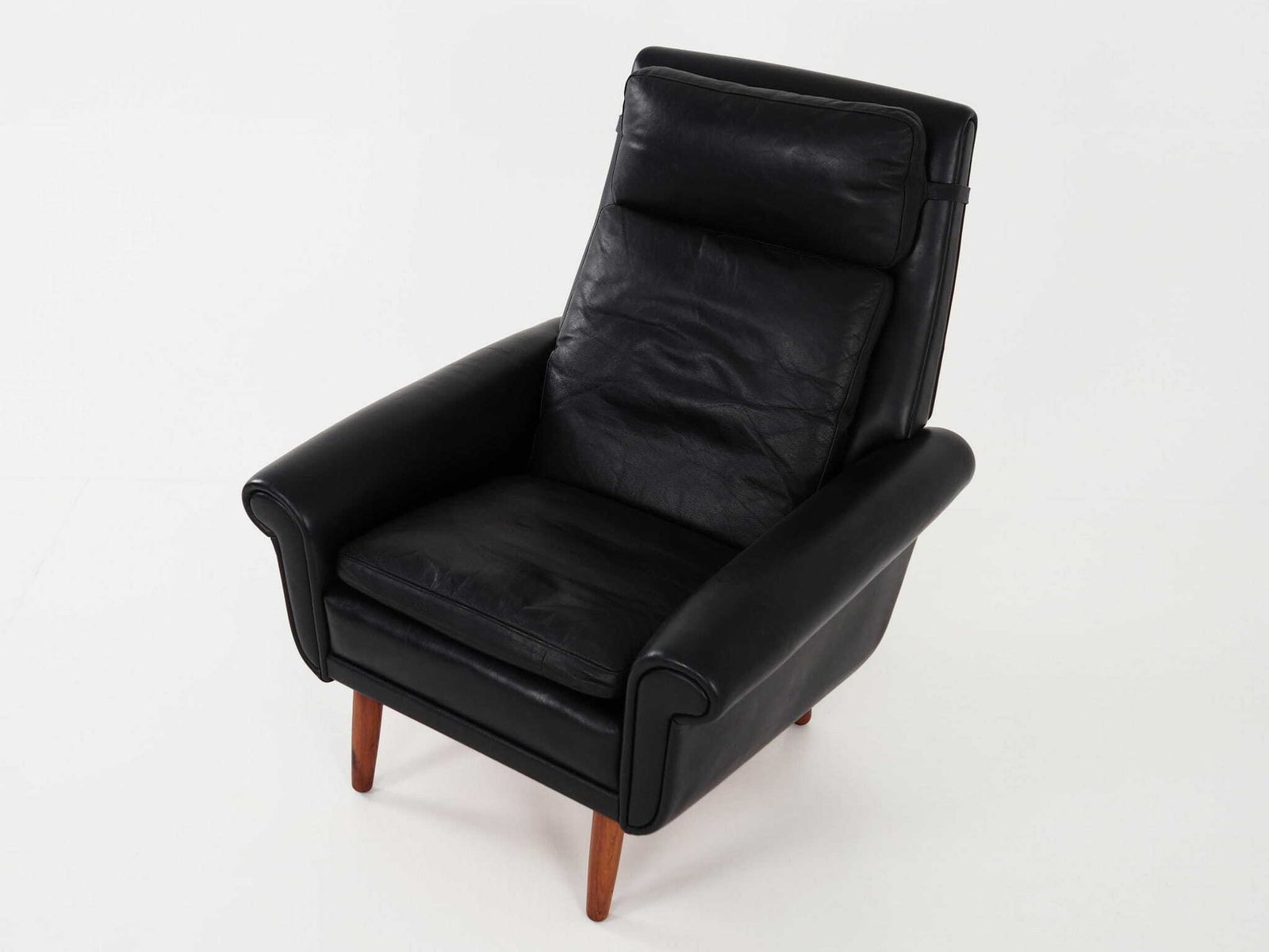 Zwarte leren fauteuil, Deens design, jaren 1970, productie: Denemarken photo vintage
