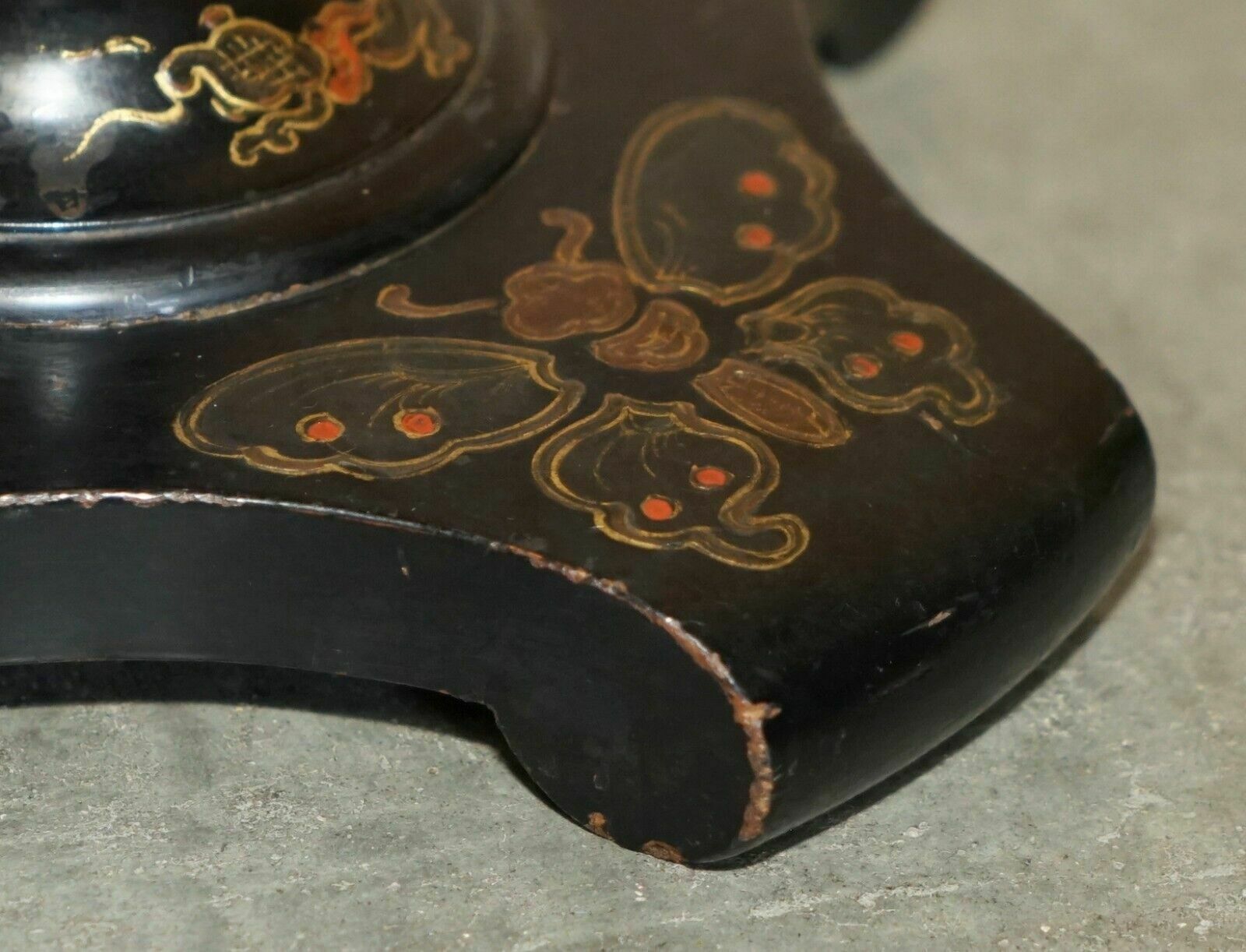 photo vinterior Antique Chinese Chinoiserie Lacquered & Hand Painted Side End Lamp Wine Table