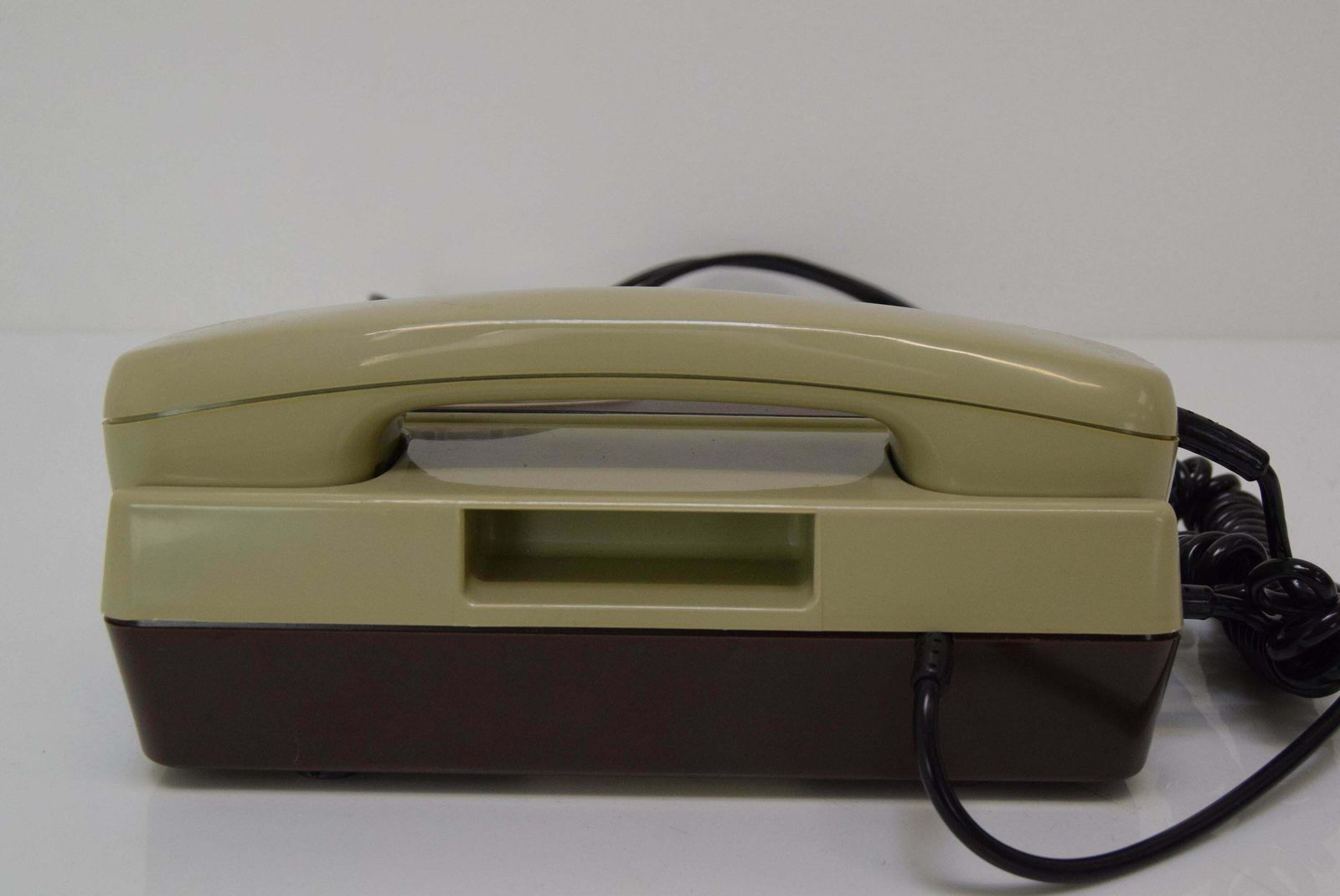 Téléphone mid-century Tesla, années 1980. photo vintage
