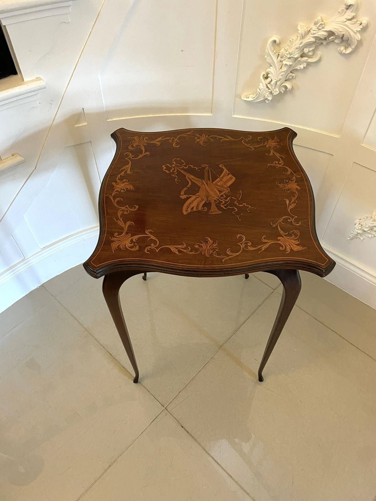 photo vinterior Superb Quality Antique 19th Century Marquetry Inlaid Mahogany Side Table