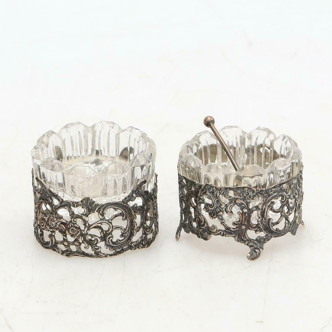 Antique Silver Salt Shaker, A Pair Of Salt Shakers Crystal Bowl Inside Spoon photo vinterior