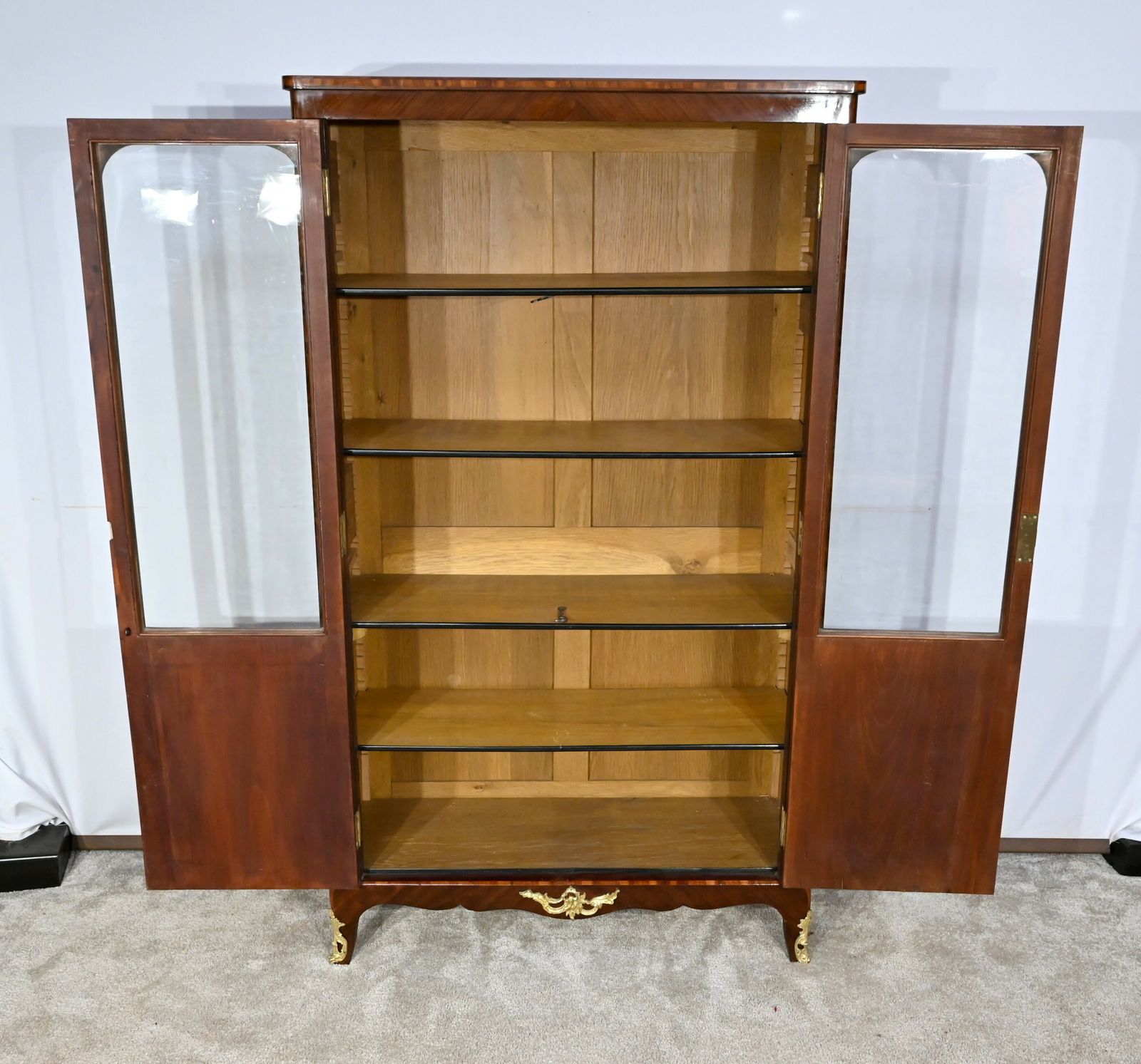 photo vintage Small Showcase Library, Louis XV Style – 19th Century