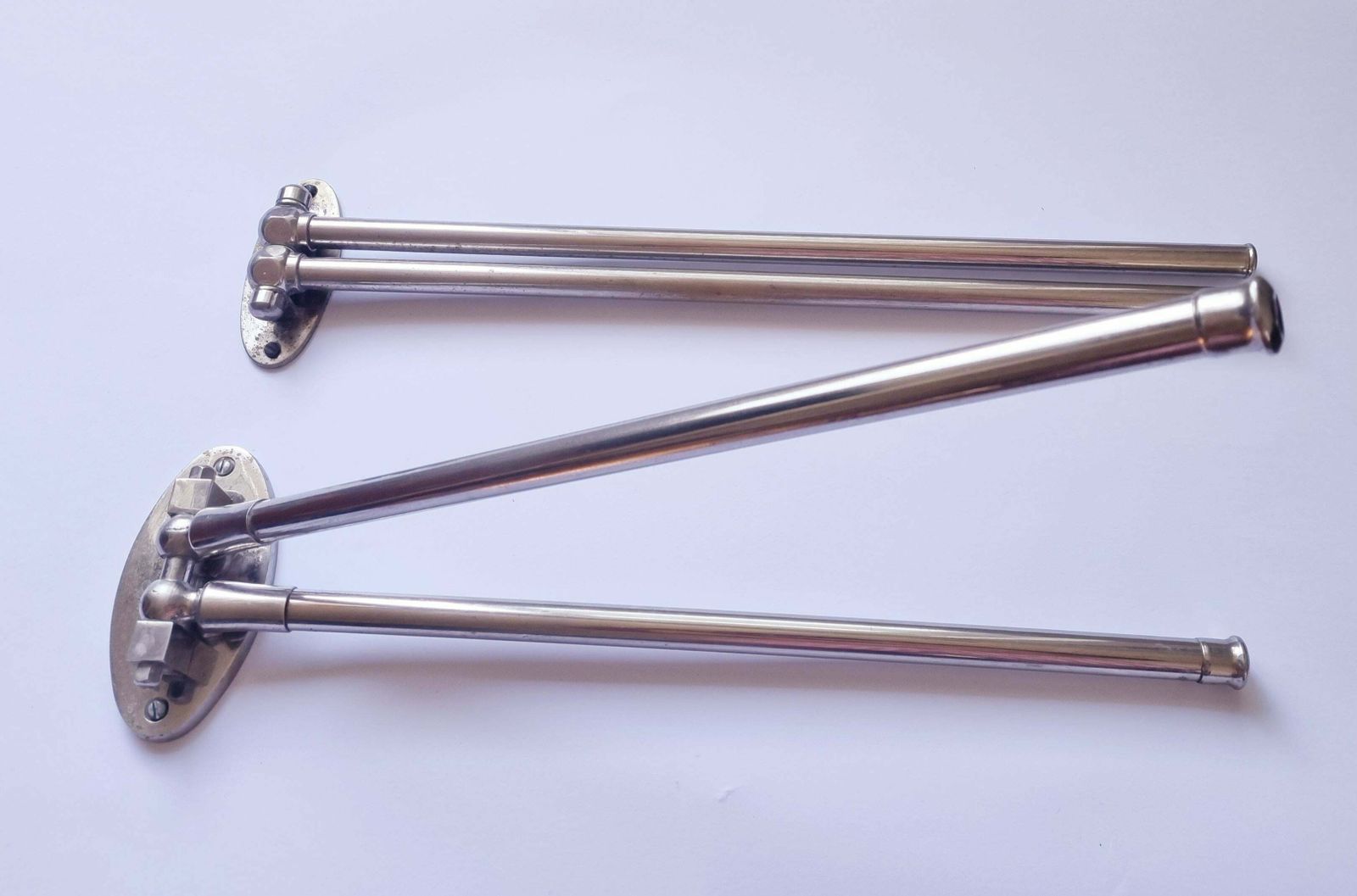 photo vinterior Set Of Two Functionalism, Art Deco Chrome Towel Holders, 1930s