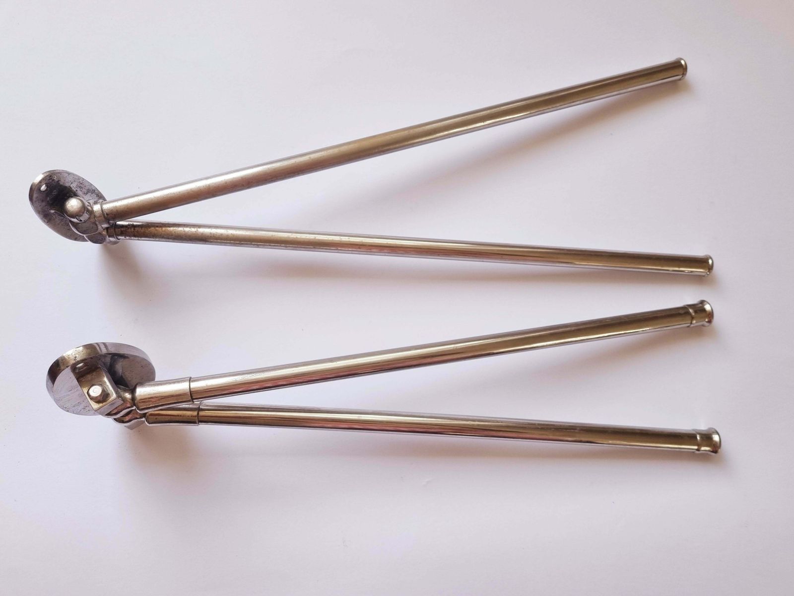 photo vintage Set Of Two Functionalism, Art Deco Chrome Towel Holders, 1930s