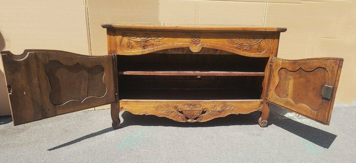 photo furniture Provençal Buffet "Pétrin" Carved Walnut, Early 19th Century