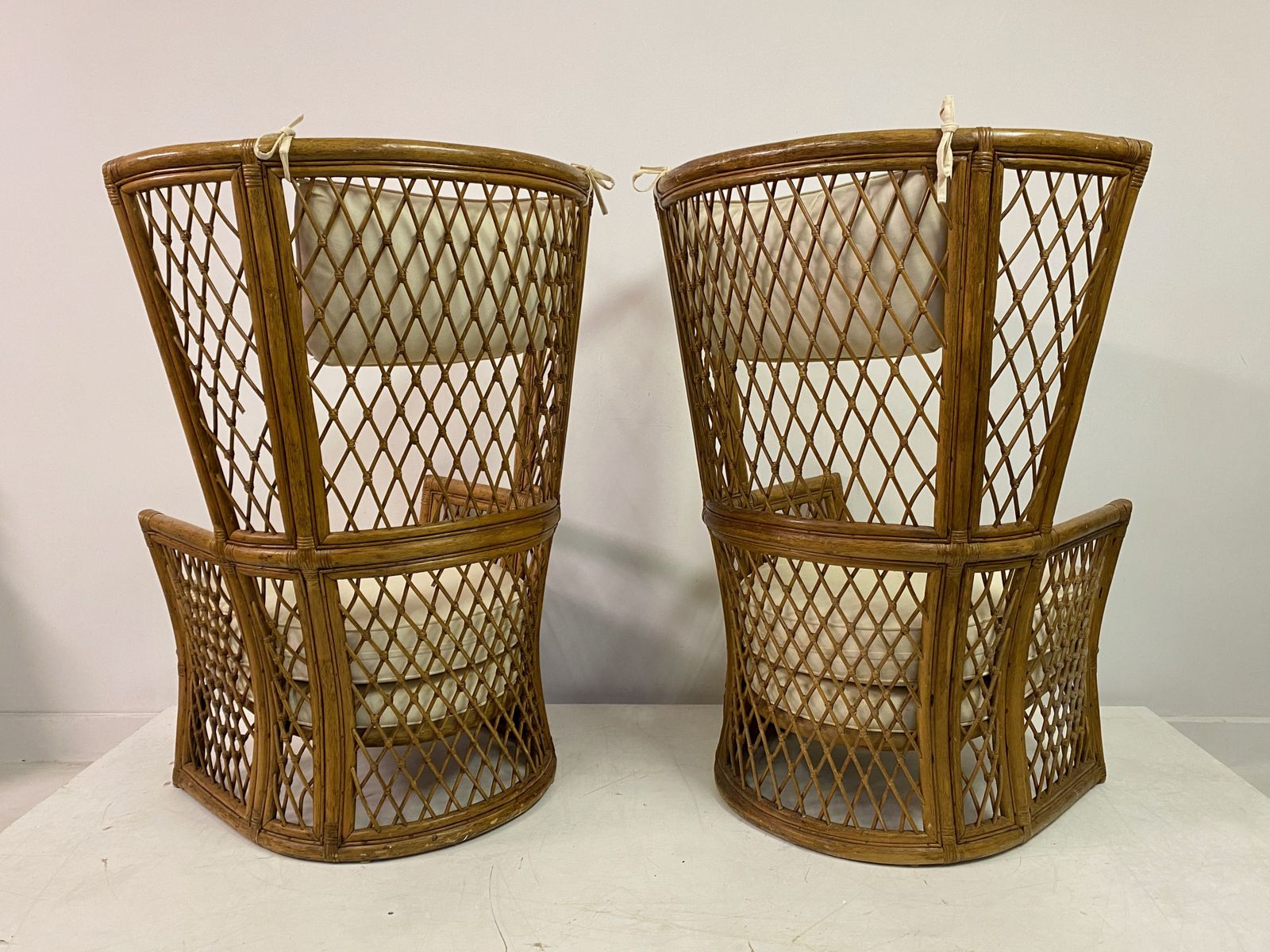 photo vintage Pair Of 1980s High Back Bamboo Chairs With Ottomans