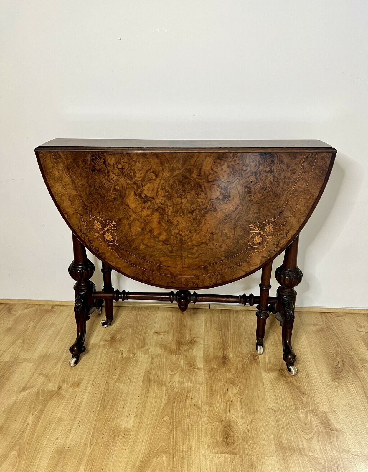 Fantastic Quality Victorian Burr Walnut Inlaid Sutherland Table photo 975.0