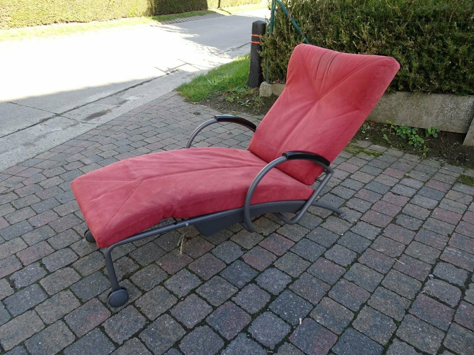 Italian Postmodern Pink Lounge Chair By Bonald For Goraco, 1980s photo Furniture