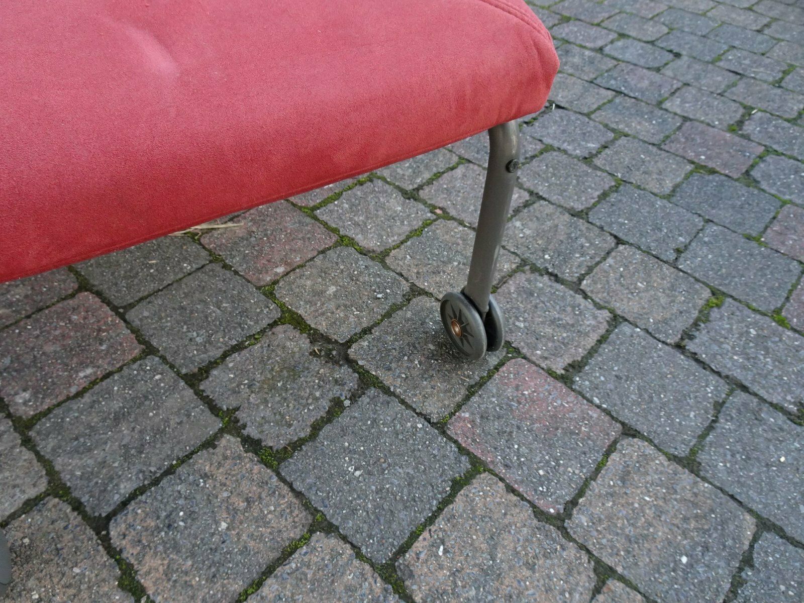 Italian Postmodern Pink Lounge Chair By Bonald For Goraco, 1980s photo vintage