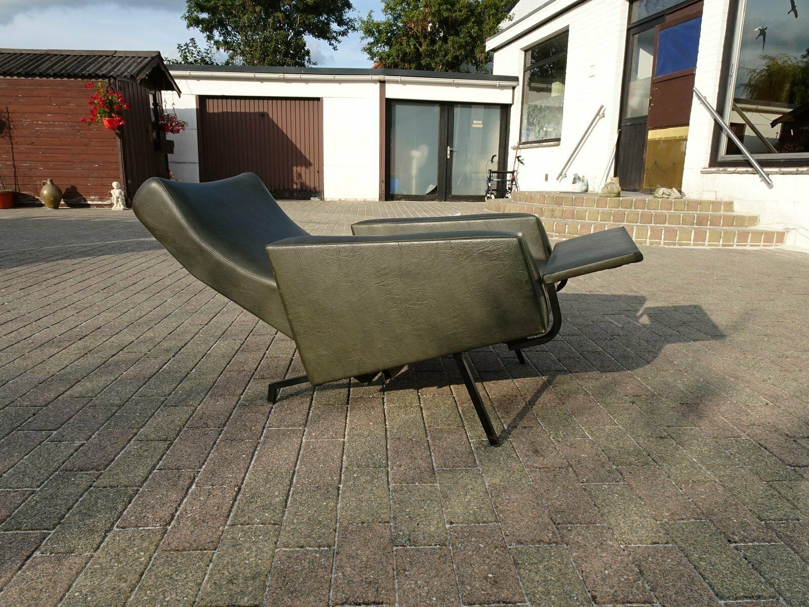 photo furniture Trelax Lounge Chair By Pierre Guariche For Meurop, Belgium